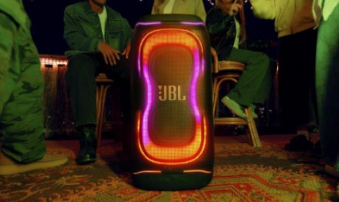 Make more moments together with JBL PartyBox 